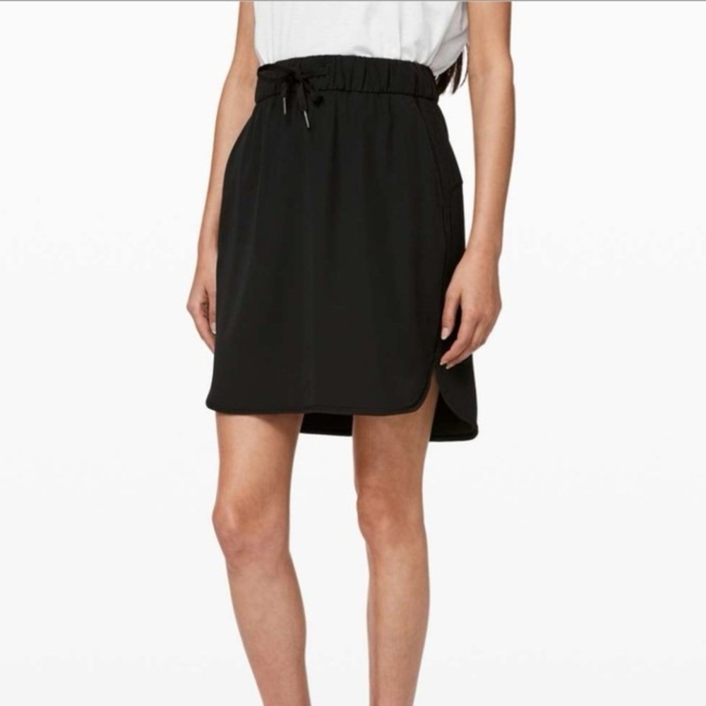 Lululemon On The Fly Skirt 21" Inch Luxtreme In Black Color Womens Size 2